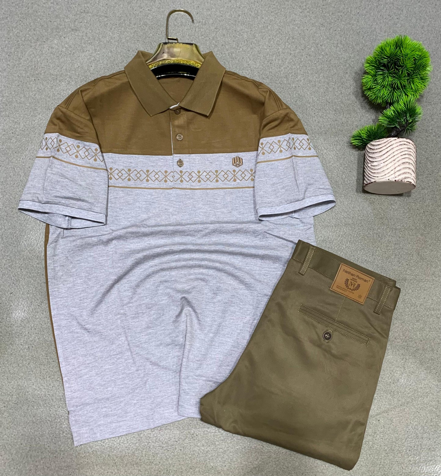 Ensemble Lacoste et pantalon