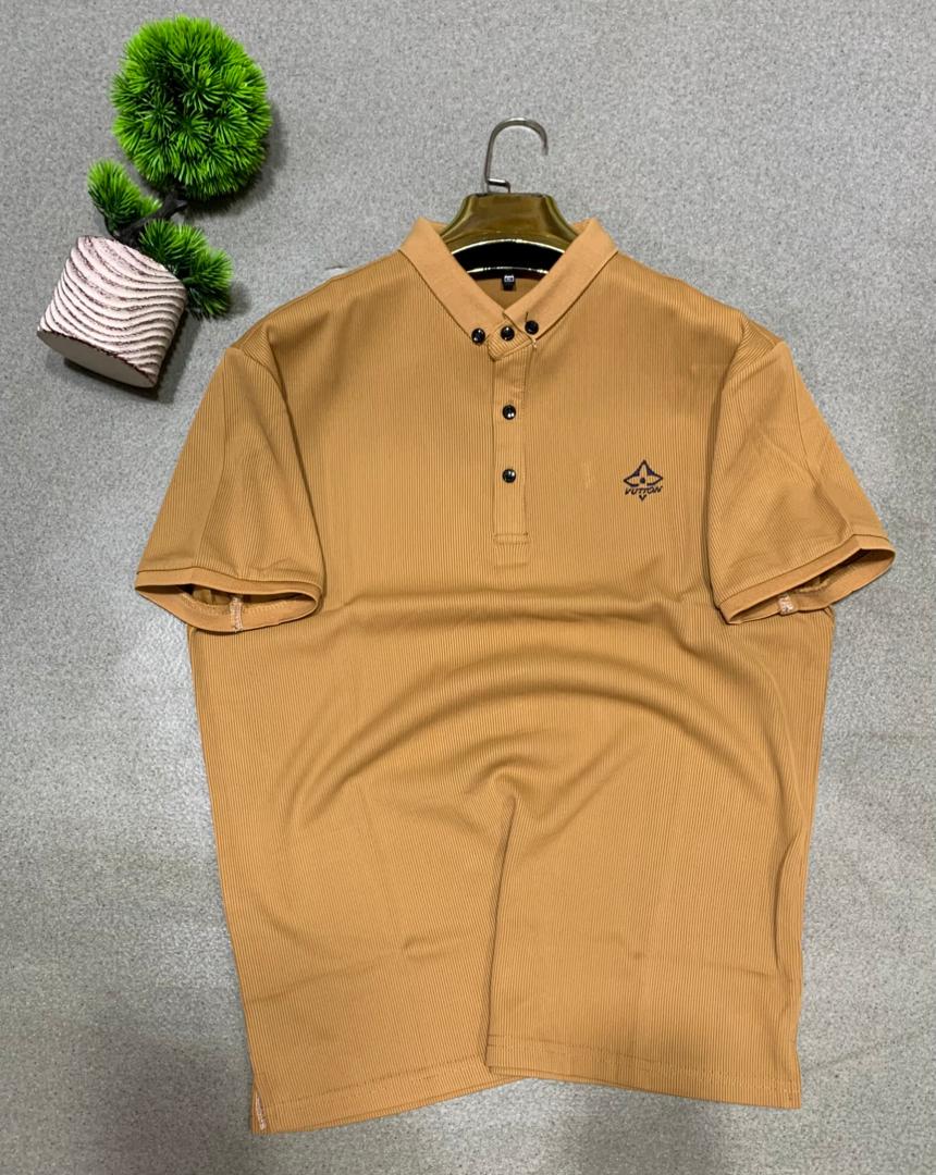 Lacoste classique pour homme.